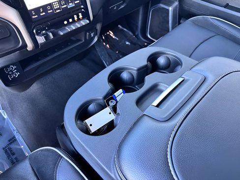 Used 2024 RAM 2500 Laramie AWD/4WD image 21