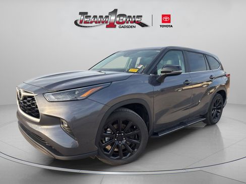 Certified 2023 Toyota Highlander LE image 7