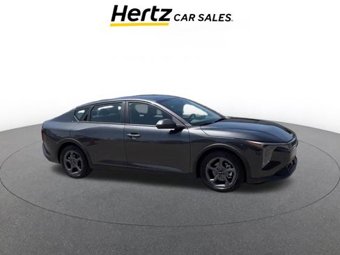 Used 2025 Kia K4 LXS image 1