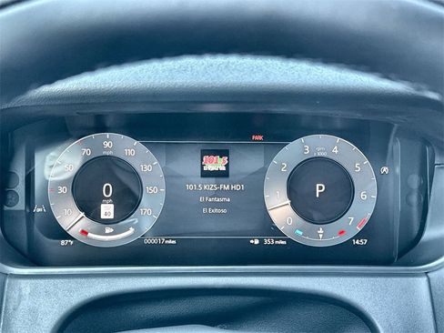 Used 2025 Land Rover Range Rover Velar Dynamic SE image 22