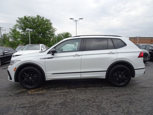 Used 2022 Volkswagen Tiguan SE R-Line AWD/4WD image 2
