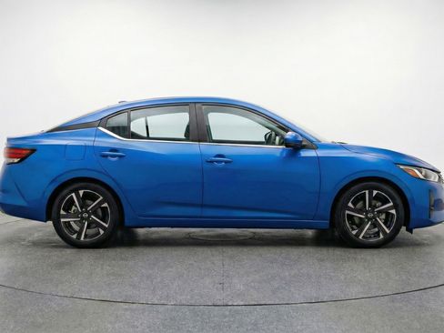 Used 2025 Nissan Sentra SV image 11