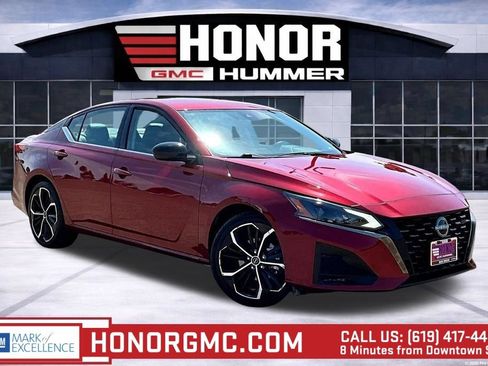 Used 2024 Nissan Altima 2.5 SR FWD image 1