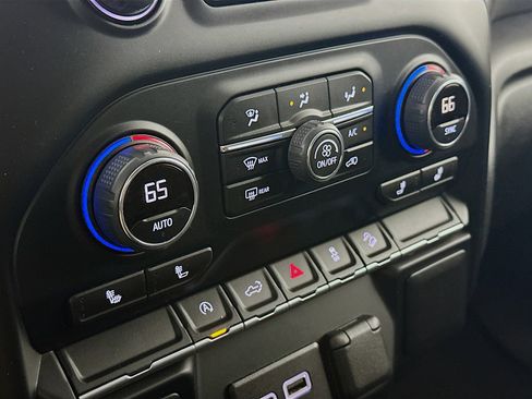 Used 2022 Chevrolet Silverado 1500 RST w/ Z71 Off-Road Package AWD/4WD image 23