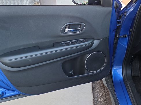 Used 2021 Honda HR-V EX image 10