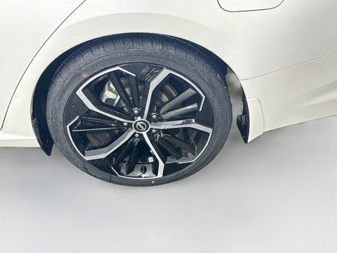 Used 2024 Nissan Altima 2.5 SR FWD image 11