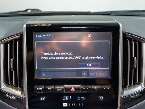 Used 2016 Toyota Land Cruiser image 20