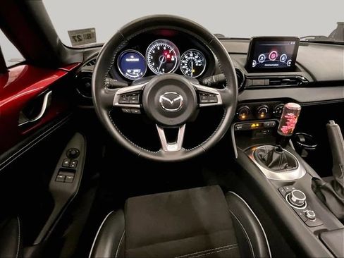 Used 2022 MAZDA MX-5 Miata Club RWD image 5