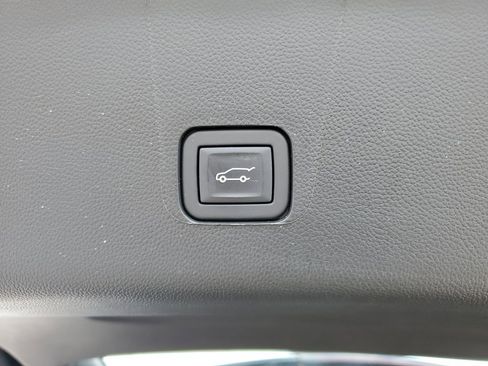 Used 2023 Chevrolet Traverse LT w/ LPO, Floor Liner Package AWD/4WD image 30