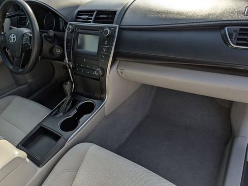 Used 2017 Toyota Camry LE FWD image 29