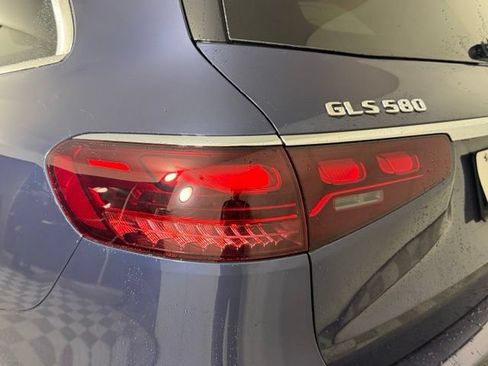 Used 2024 Mercedes-Benz GLS 580 4MATIC image 18