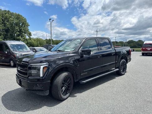 Used 2025 Ford F150 Lariat w/ Equipment Group 502A High AWD/4WD image 3