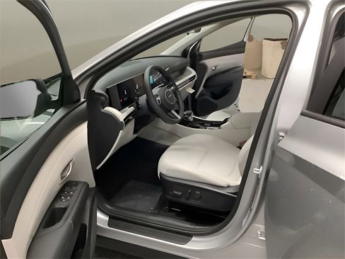 Certified 2025 Hyundai Tucson SEL image 11