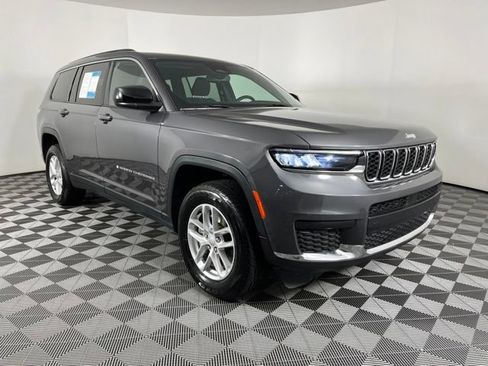 Used 2024 Jeep Grand Cherokee L Laredo RWD image 3