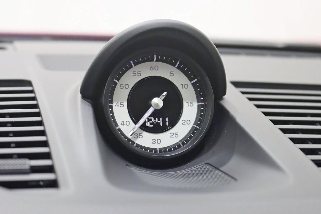 Used 2024 Porsche 911 Carrera T RWD image 18