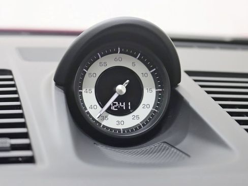 Used 2024 Porsche 911 Carrera T RWD image 18