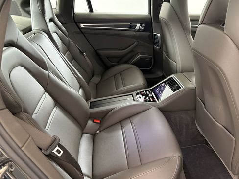 Certified 2022 Porsche Panamera 4 Platinum Edition AWD/4WD image 32