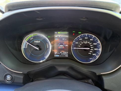 Used 2021 Subaru Crosstrek Hybrid w/ Moonroof Package w/Navigation image 17