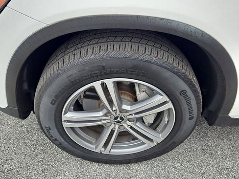 Used 2021 Mercedes-Benz GLC 300 4MATIC w/ Premium Package image 10