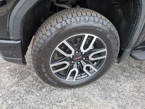 Certified 2023 GMC Sierra 1500 AT4 w/ AT4 Premium Package AWD/4WD image 11