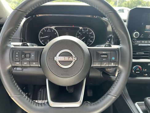 Used 2025 Nissan Pathfinder SV AWD/4WD image 21