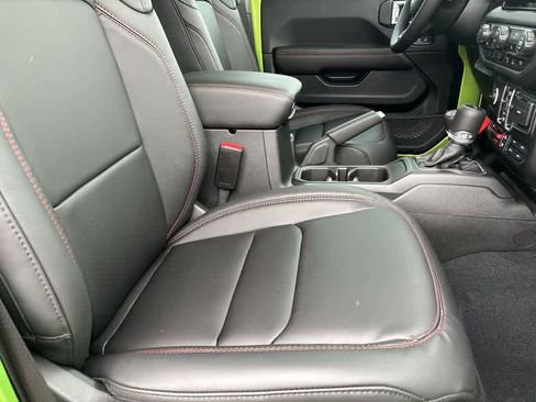 New 2025 Jeep Gladiator Rubicon image 16