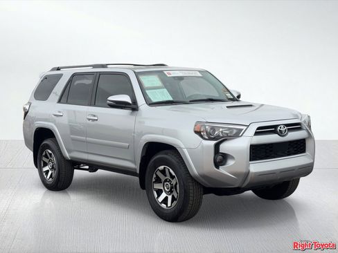 Certified 2024 Toyota 4Runner TRD Off-Road Premium image 8