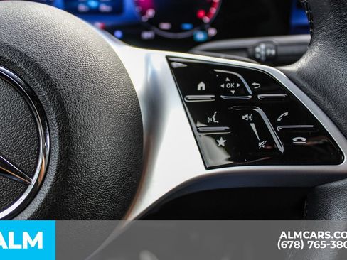 Used 2025 Mercedes-Benz GLB 250 image 28