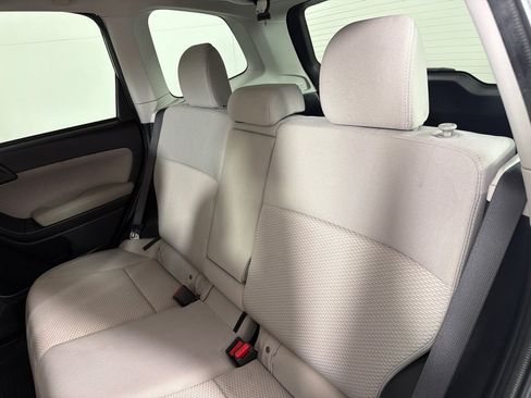 Used 2018 Subaru Forester 2.5i Premium AWD/4WD image 16