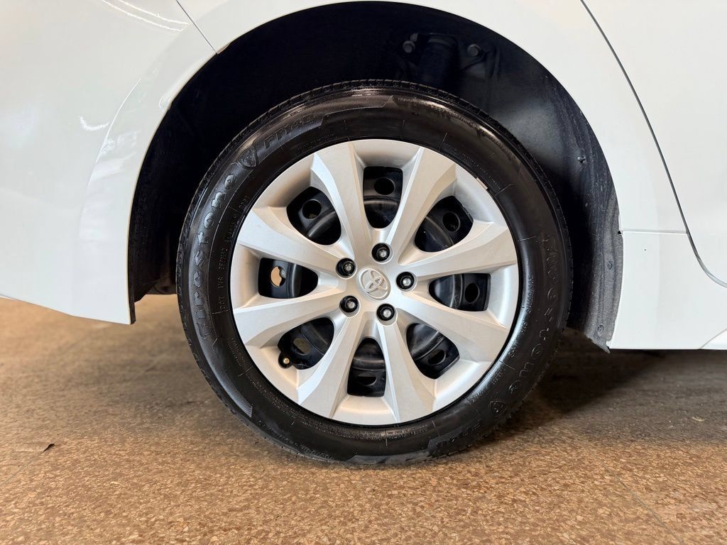 Used 2025 Toyota Corolla LE FWD image 26