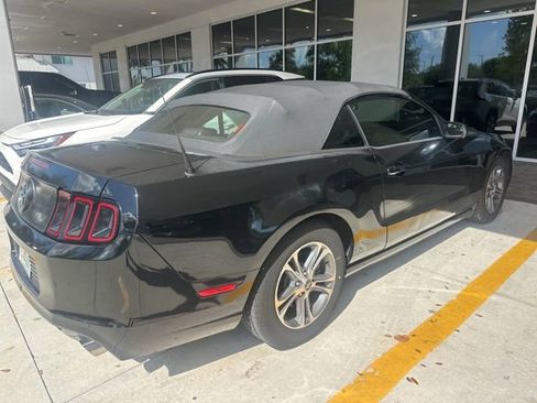 Used 2014 Ford Mustang Premium image 3