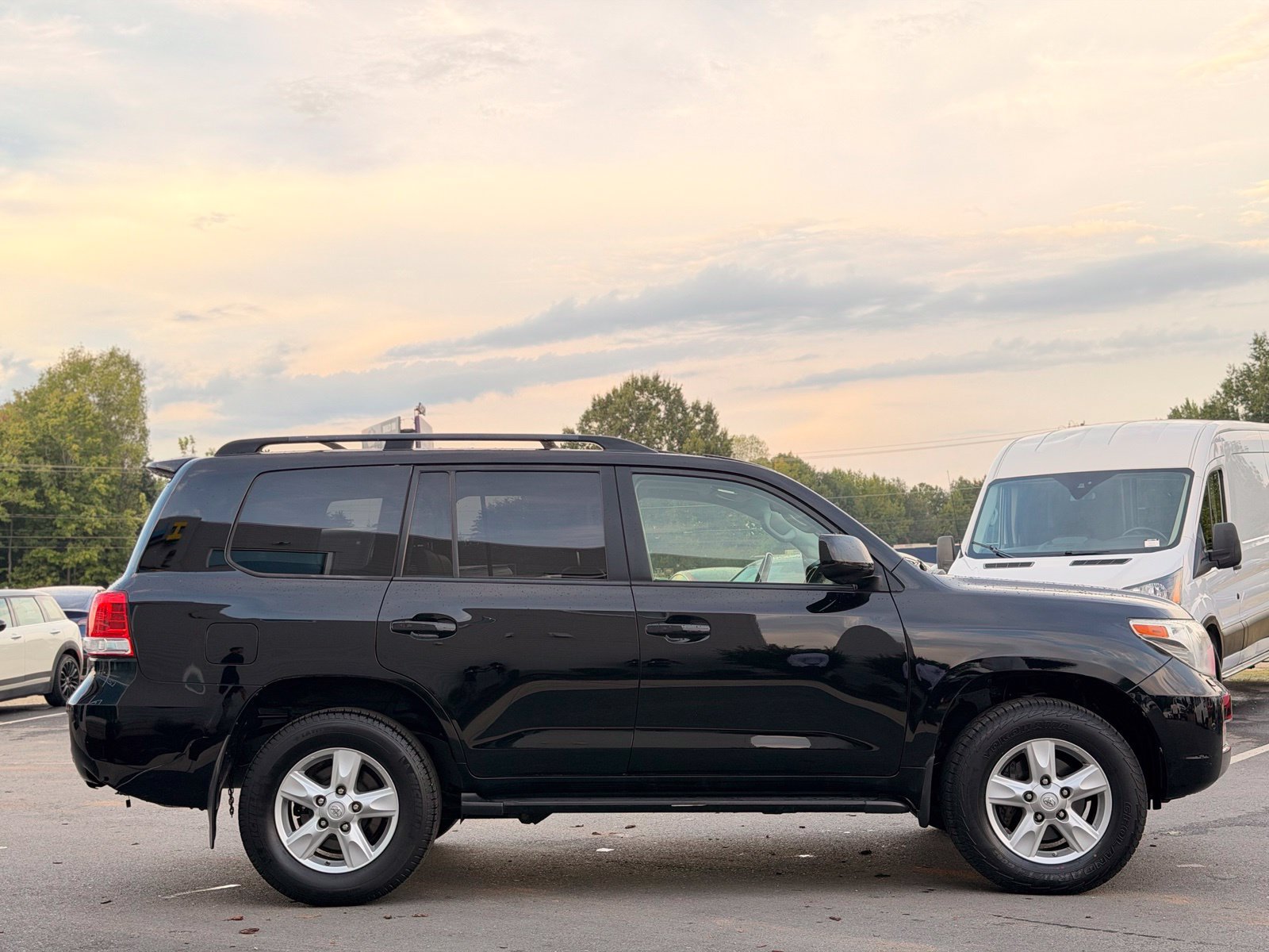 Used 2011 Toyota Land Cruiser w/ Upgrade Pkg AWD/4WD image 6