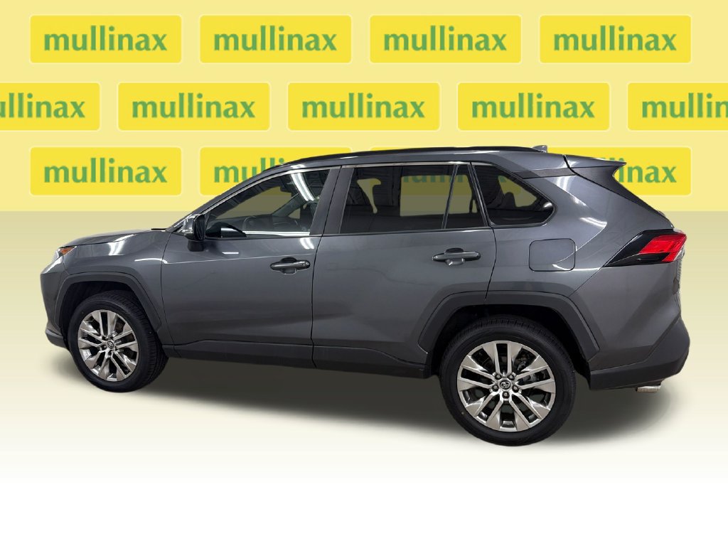 Used 2021 Toyota RAV4 XLE Premium FWD image 10