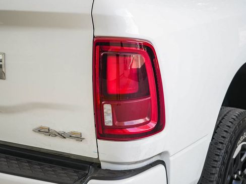 Used 2026 RAM 2500 Laramie AWD/4WD image 7
