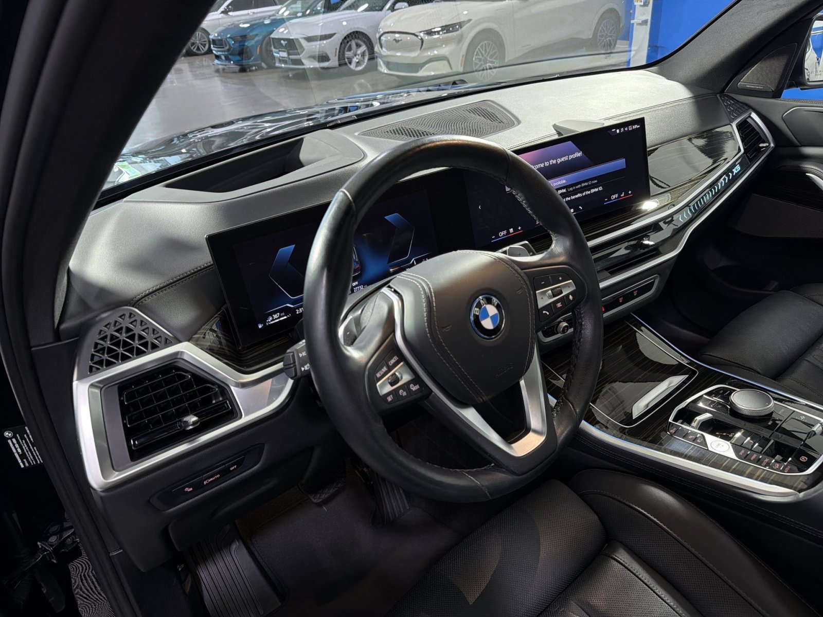 Used 2025 BMW X5 xDrive50e AWD/4WD image 17