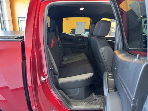 Used 2023 Chevrolet Colorado Z71 w/ Z71 Convenience Package 2 image 19