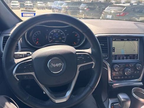 Used 2018 Jeep Grand Cherokee Limited image 10