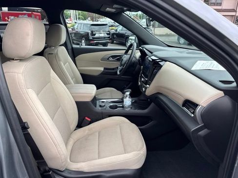 Used 2023 Chevrolet Traverse LT w/ LPO, Cargo Package AWD/4WD image 10