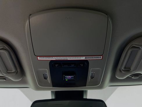 Used 2021 Toyota Camry XLE w/ Cold Weather Package image 21