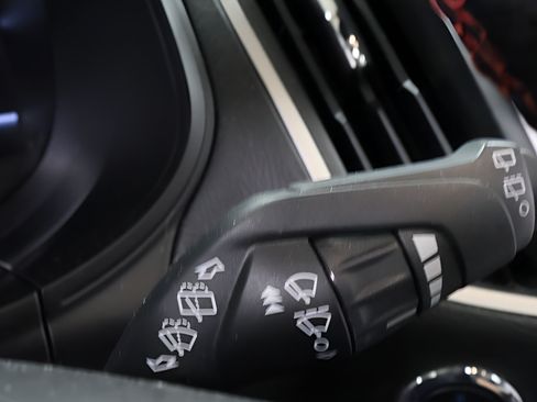 Used 2022 Ford Edge ST-Line w/ Cold Weather Package AWD/4WD image 16