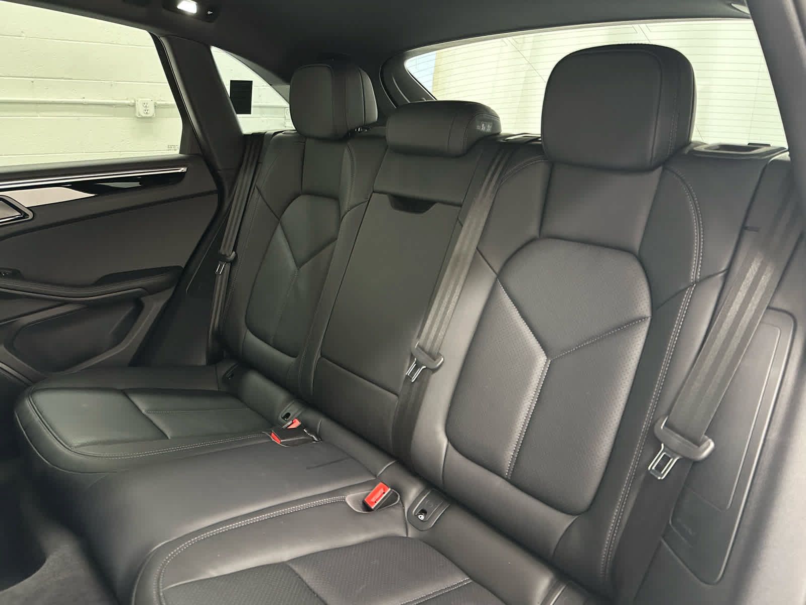 Used 2023 Porsche Macan S AWD/4WD image 16