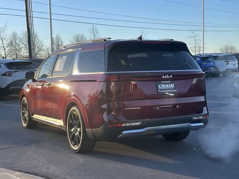 Used 2023 Kia Carnival SX Prestige image 5