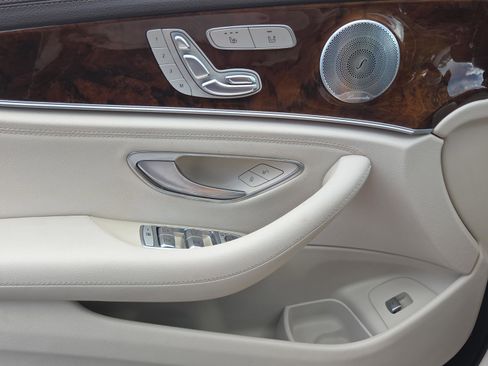 Used 2017 Mercedes-Benz E 300 image 17