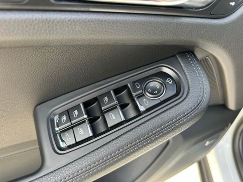 Certified 2023 Porsche Macan Turbo image 21