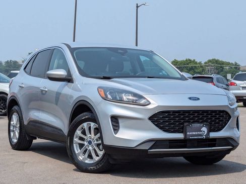 Used 2020 Ford Escape SE image 30