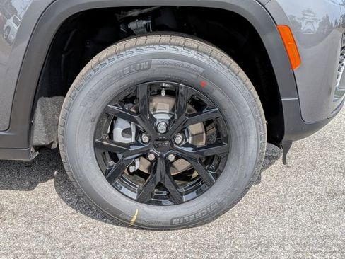 New 2026 Jeep Grand Cherokee Altitude AWD/4WD image 10