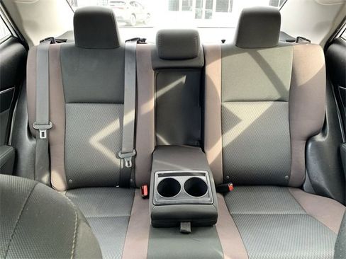 Used 2018 Toyota Corolla LE image 29