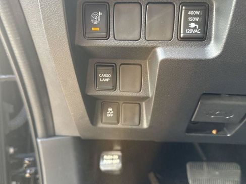 Used 2022 Nissan Frontier SV RWD image 8