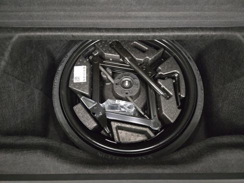 Used 2025 Rivian R1S Adventure AWD/4WD image 26