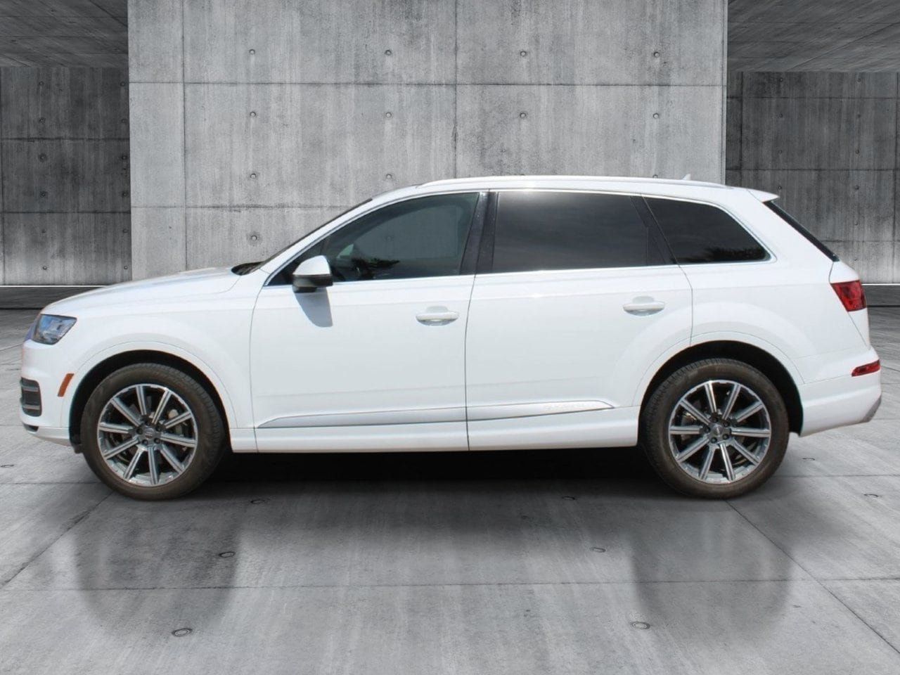 Used 2018 Audi Q7 3.0T Premium Plus AWD/4WD image 2